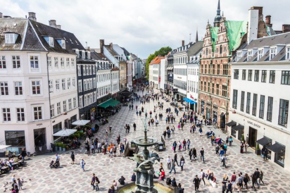 copenhagen-city-denmark-street-stroeget-shopping-with-people-istock_000073117063_large-editorial-only-jaffar-ali-afzal-2-707x471