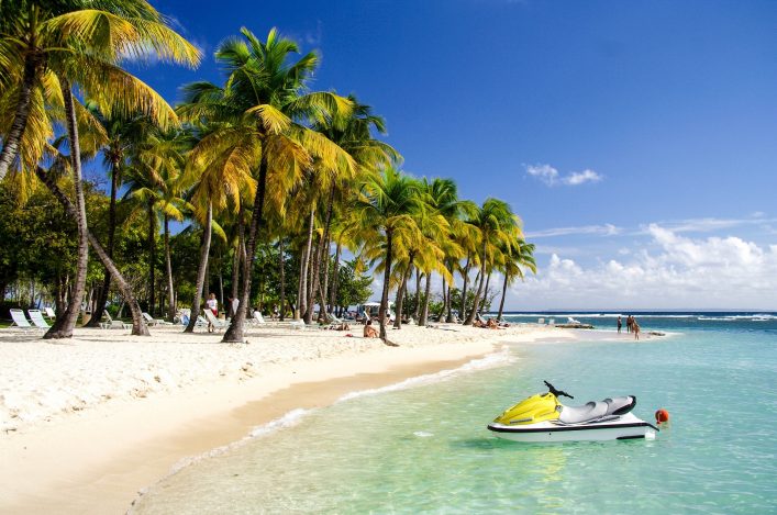 caribbean-watersports-guadeloupe-carribean-sea-istock_000001716787_large-2-1