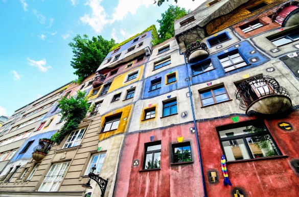 hundertwasser-house-vienna-istock_000067627495_large-2-585x387