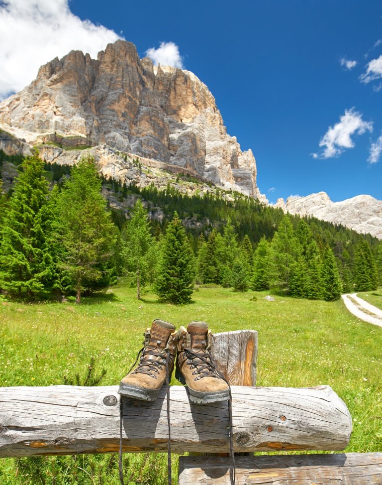 suedtirol_wandern_hiking_shutterstock_467630825