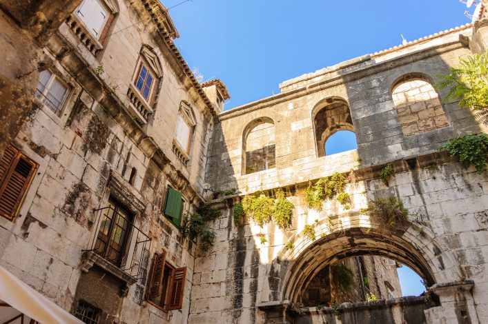 the-arch-and-upper-section-of-the-iron-gate-shutterstock_413161909-editorial-only-michael-paschos-2