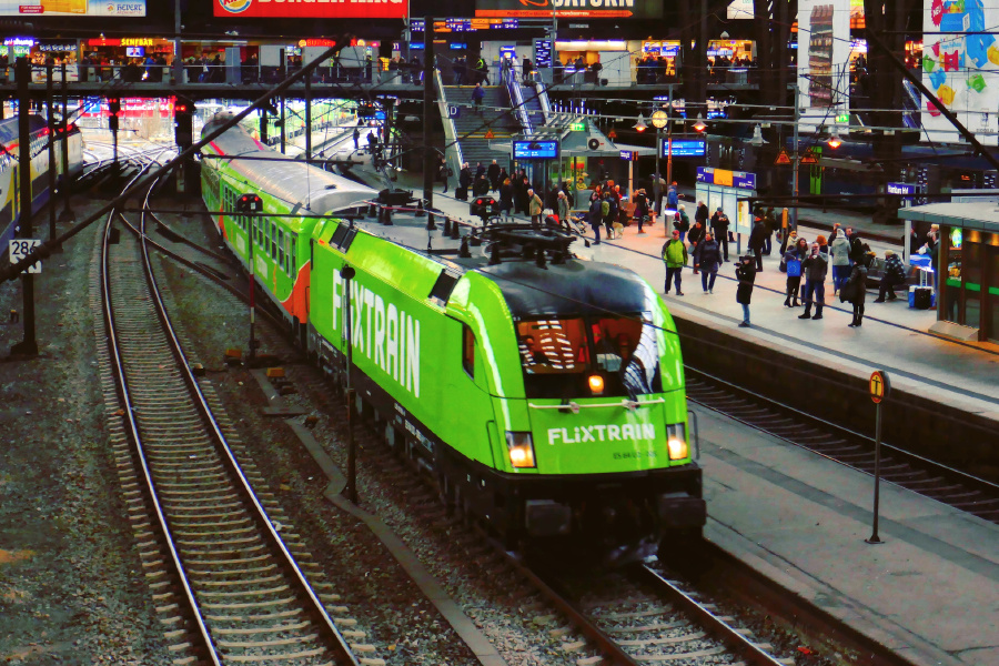 FlixTrain am Bahnhof