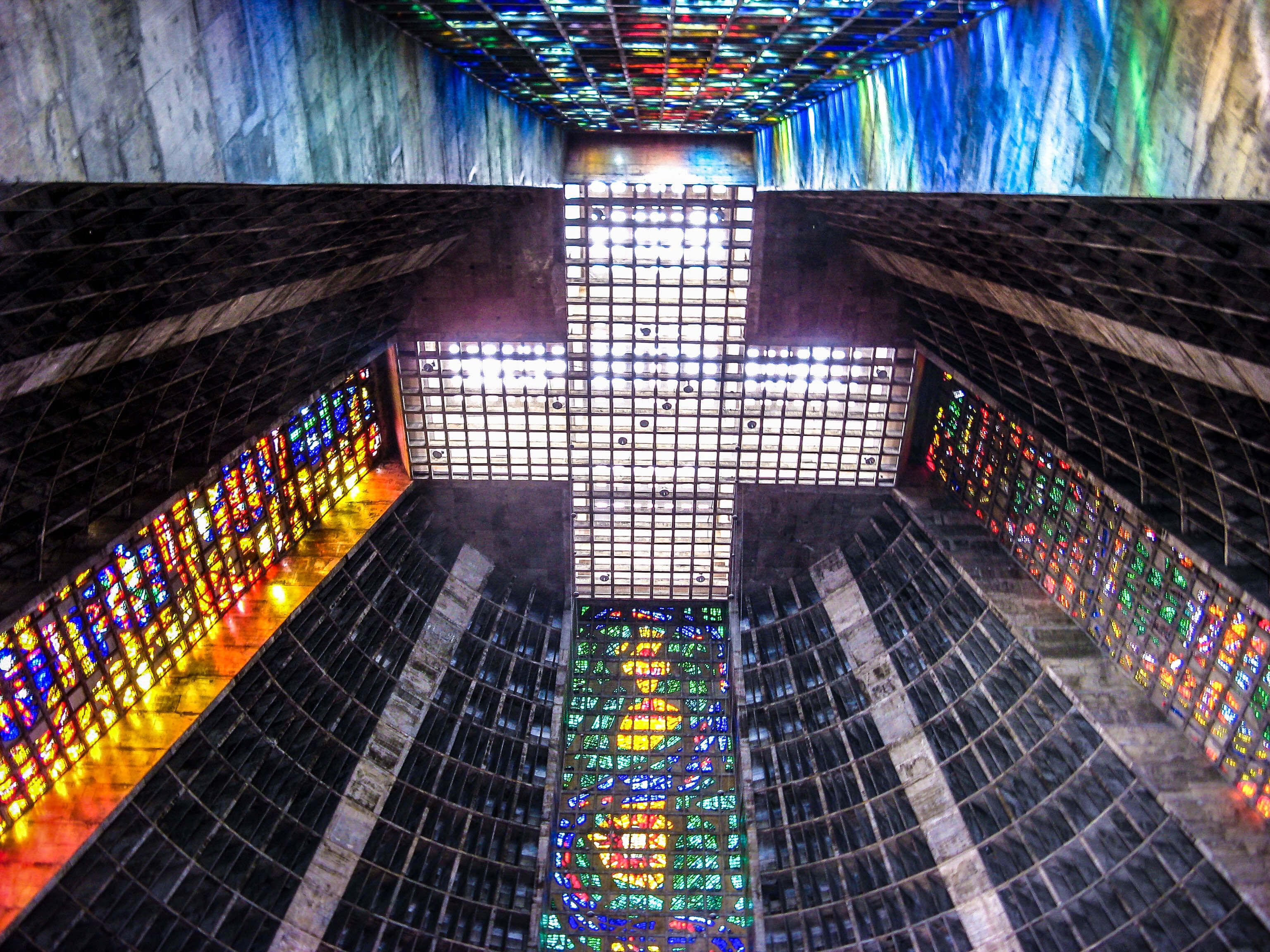 Die Catedral Metropolitana in Rio de Janeiro ist faszinierend
